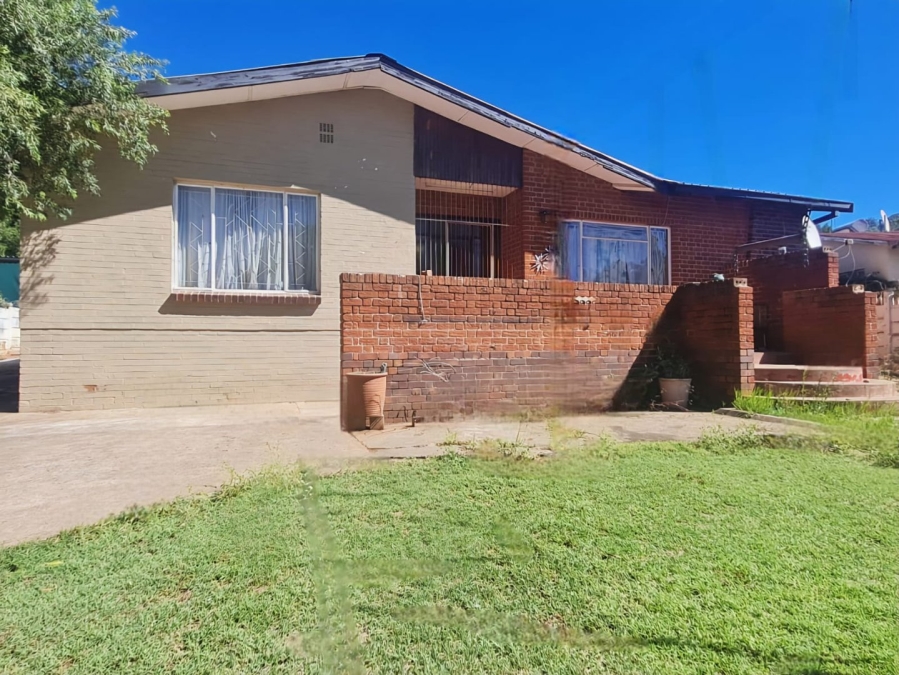 4 Bedroom Property for Sale in Uitsig Free State